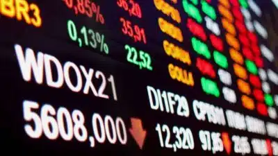 Ibovespa Cai em Dia de Lucros: Petrobras e Itaú Impulsionam Correção!