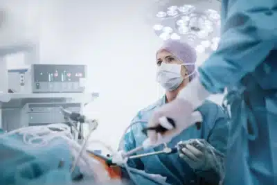 Médico Condenado a Indenizar Paciente por Cirurgia de Hérnia em Ipatinga!