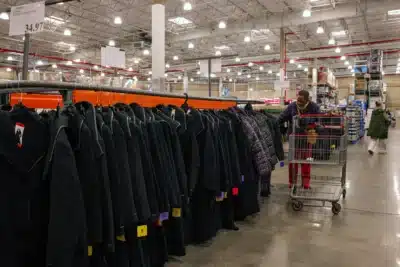 Confiança do Consumidor EUA Aumenta em Fevereiro: O que diz a nova pesquisa!