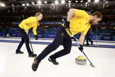 Curling de Duplas Mistas: EUA vs. Suécia e Itália Brilha na Final em 2026!