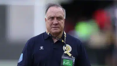 Dick Advocaat se despede e Fred Rutten assume comando de Curaçao na Copa do Mundo!