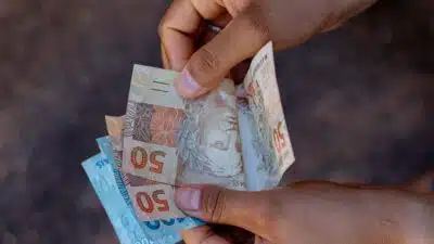 R$ 1.621 Chega em Fevereiro: Descubra como o Dinheiro de R$ 1.621 Vai Chegar no Seu Bolso!