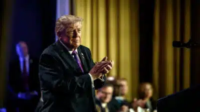 Trump expõe polêmica com Obama em vídeo e acusa fraude eleitoral!