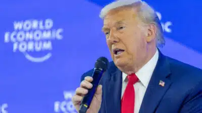 Trump entrega discurso polêmico sobre o Estado da União: tensão com a Suprema Corte!