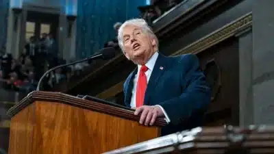 Trump Elogia Petróleo Venezuelano Refinado e Revela Detalhes Surpreendentes no Texas