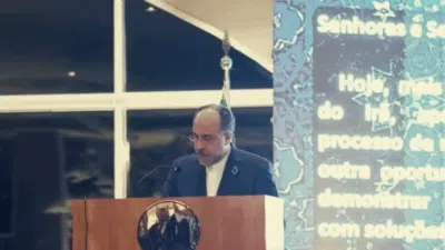 Embaixador Nekounam denuncia ataques e acusa EUA e Israel dos protestos no Irã!