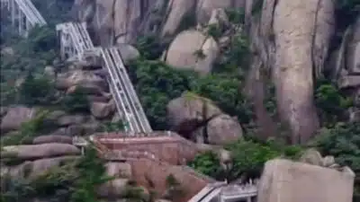 Escadarias Gigantes Transformam Cidades Chinesas: Inovação Surpreende o Mundo!