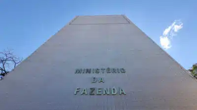 Rio de Janeiro e Outros Estados Alertam: Dívida Fiscal Ultrapassa Limites em 2025!