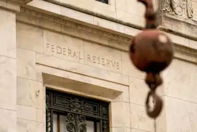 Federal Reserve: Divisão Urgente Sobre o Futuro das Taxas de Juros em Debate!