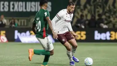Palmeiras Surpreende com Tática Inusitada e Críticas ao Árbitro no Jogo!