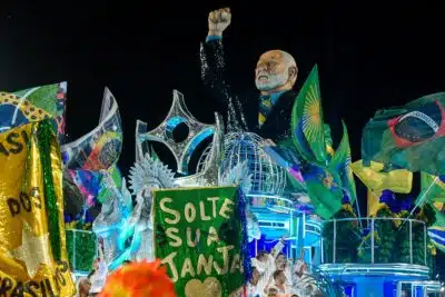 Lula e o Samba: Rebaixamento da Acadêmicos de Niterói Inflama o Palco Político!