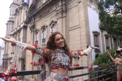 Anitta Bomba o Rio de Janeiro com Bloco Inesquecível de Carnaval 2026!