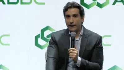 Banco Central Revela Mistério Sobre Cartões de Crédito Fraudulentos do Banco Master!