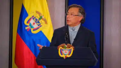 Presidente Petro Acusa Intento de Assassinato e Sequestro de Senadora em Ataque Chocante!