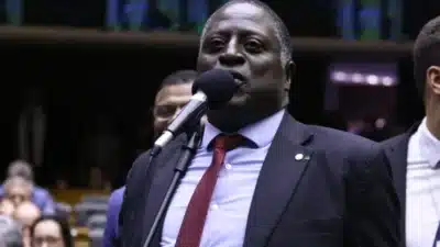 Deputado do PL-RJ se candidata ao TCUO: disputa acirrada no governo!