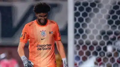 Hugo Souza Brilha e Consolida Legado Histórico no Corinthians – Ídolo em Ascensão!