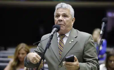 Deputado Urge Prisão de Ibaneis Rocha em Escândalo Master – Revelações chocantes!