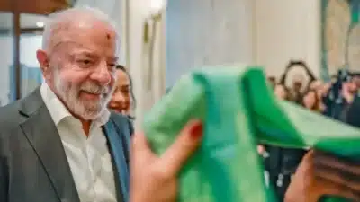 Lula na Índia: Acordos Estratégicos e Futuro da Inteligência Artificial Revelados!