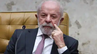 Lula cometa gaffe ao citar Marisa Letícia em discurso em São Paulo!