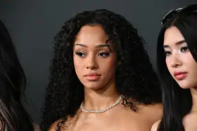 Manon Bannerman Suspende Carreira Musical Para Focar na Saúde e Bem-Estar!