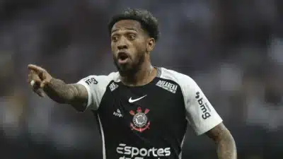 Corinthians em Alerta: José Martínez Retorna Após Drama com Passaporte na Venezuela!