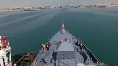 Corveta Russa “Stoikiy” Aterrissa no Irã e Aumenta a Tensão no Oriente Médio!