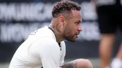 Santos enfrenta o Athletico-PR com esquema tático e ausências cruciais!