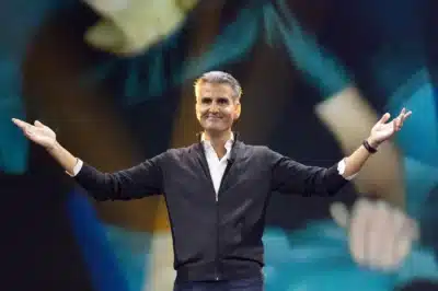 Disney anuncia mudança radical na liderança com D’Amaro e Walden!