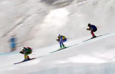 Bobsled Jamaicano: Explosão de Cor e Resiliência no Gelo de Calgary