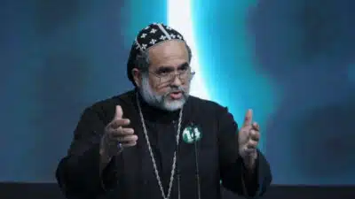 Padre Kelmon Ataca Lula com Críticas Explosivas em Desfile Polêmico!