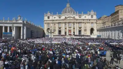 Missa Global Inovadora: IA Traduz Liturgia em Tempo Real na Basílica de São Pedro!