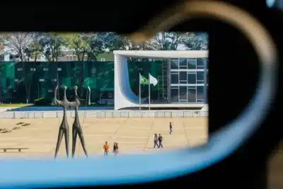 Política Brasileira: Insatisfação Popular e o “Paradoxo Inexorável” Revelado!