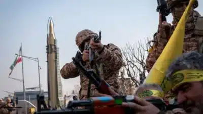 Trump avalia ataque a líderes da Guarda Revolucionária Islâmica no Irã!