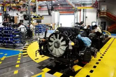 Brasil em Rota de Recuar? Produção Industrial Cai em Dezembro e Desafia Expectativas!