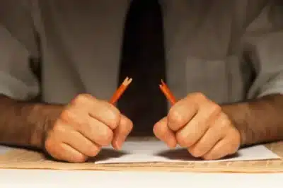 Gen Z e “Rage Bait”: A Fúria que Divide o Trabalho em 2026!