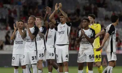 Corinthians Sob Pressão, Vence o Athletico-PR e Sobe na Tabela!