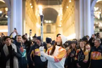 Milano Cortina 2026: Cerimônia de Abertura Inesquecível com Atletas e Estrelas!