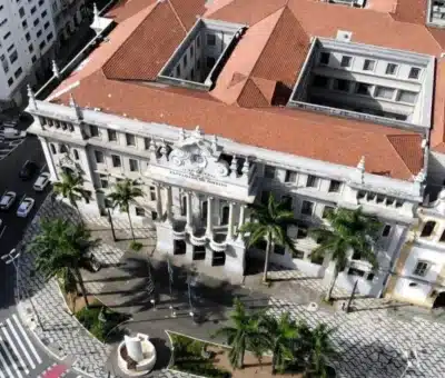 Incêndio na USP: Fogo atinge Faculdade de Direito do “Sanfran” em SP!