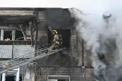 Rússia ataca infraestrutura energética da Ucrânia: Zelensky denuncia e negociações em Abu Dhabi em risco!