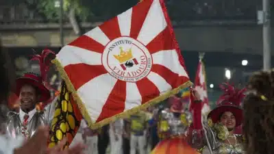 Unidas do Viradouro Incendeiam o Google Trends com Vitoria e Enredo Surpreendente!