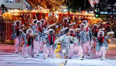 Carnaval: A Fascinante Jornada por Trás dos Carros Alegóricos e Sambas!