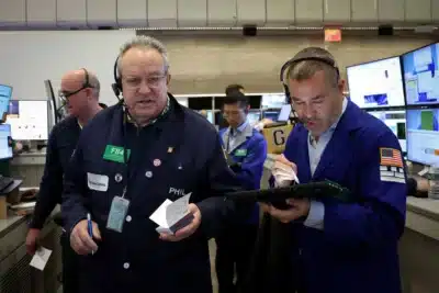 Wall Street em Crise: IA Desestabiliza Mercado e VIX Dispara para Níveis Alarmantes!