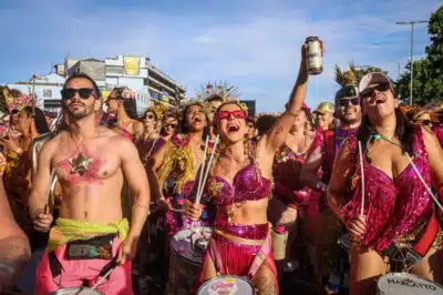 Abadá Personalizado: Crie Looks Incríveis para o Carnaval 2026!