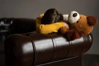 TJMG Absolve Mulher em Caso BIZARRO de Mutilação e Tentativa de Incêndio!