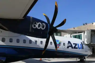 Azul Apresenta Queda Drástica e Prejuízo Recorde em 2025!