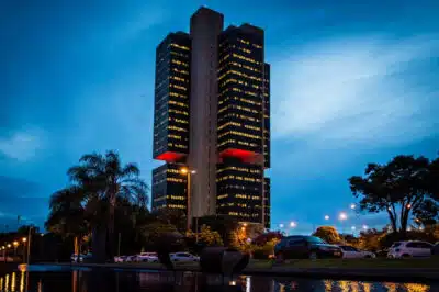 Banco Master: Crise Revela Instabilidade e Pagamentos Bilionários do FGC!