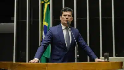 Moro mira em governar Paraná: Aliança estratégica com Flávio Bolsonaro!