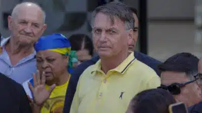 Bolsonaro em Evolução Favorável: Atualização Clínica e Manifestações Próximas ao Hospital