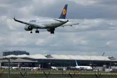 Lufthansa Suspende Voos para Oriente Médio; Trump Anuncia Avanços nas Negociações com Irã