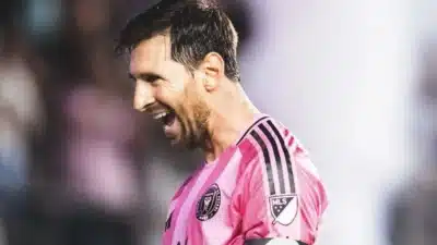 Messi Destrói Recorde de Pelé: Craque Supera Lenda em Gols de Falta!